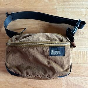 Lululemon Clean Lines Belt Bag